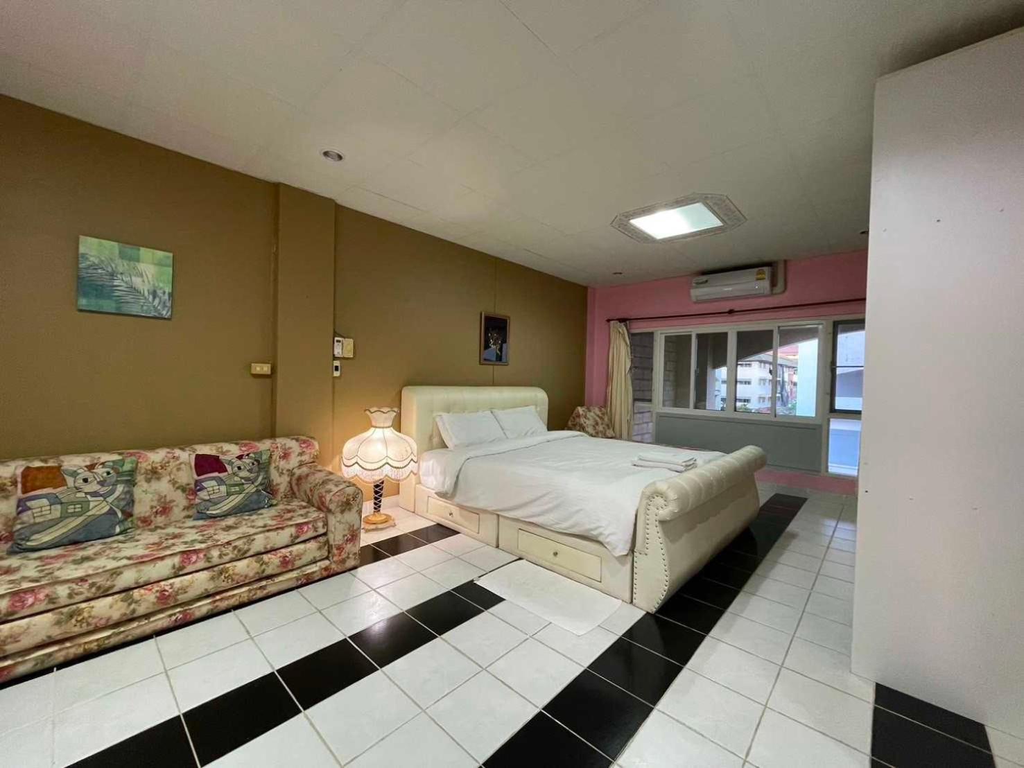 Oyo 75486 Anna Residence Jomtien Buitenkant foto