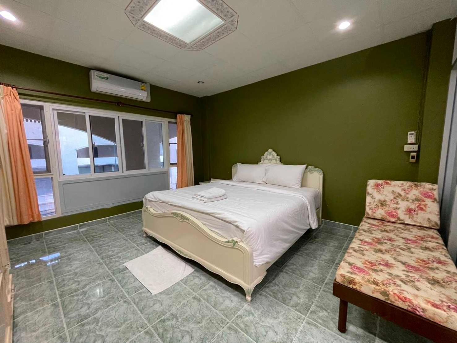 Oyo 75486 Anna Residence Jomtien Buitenkant foto