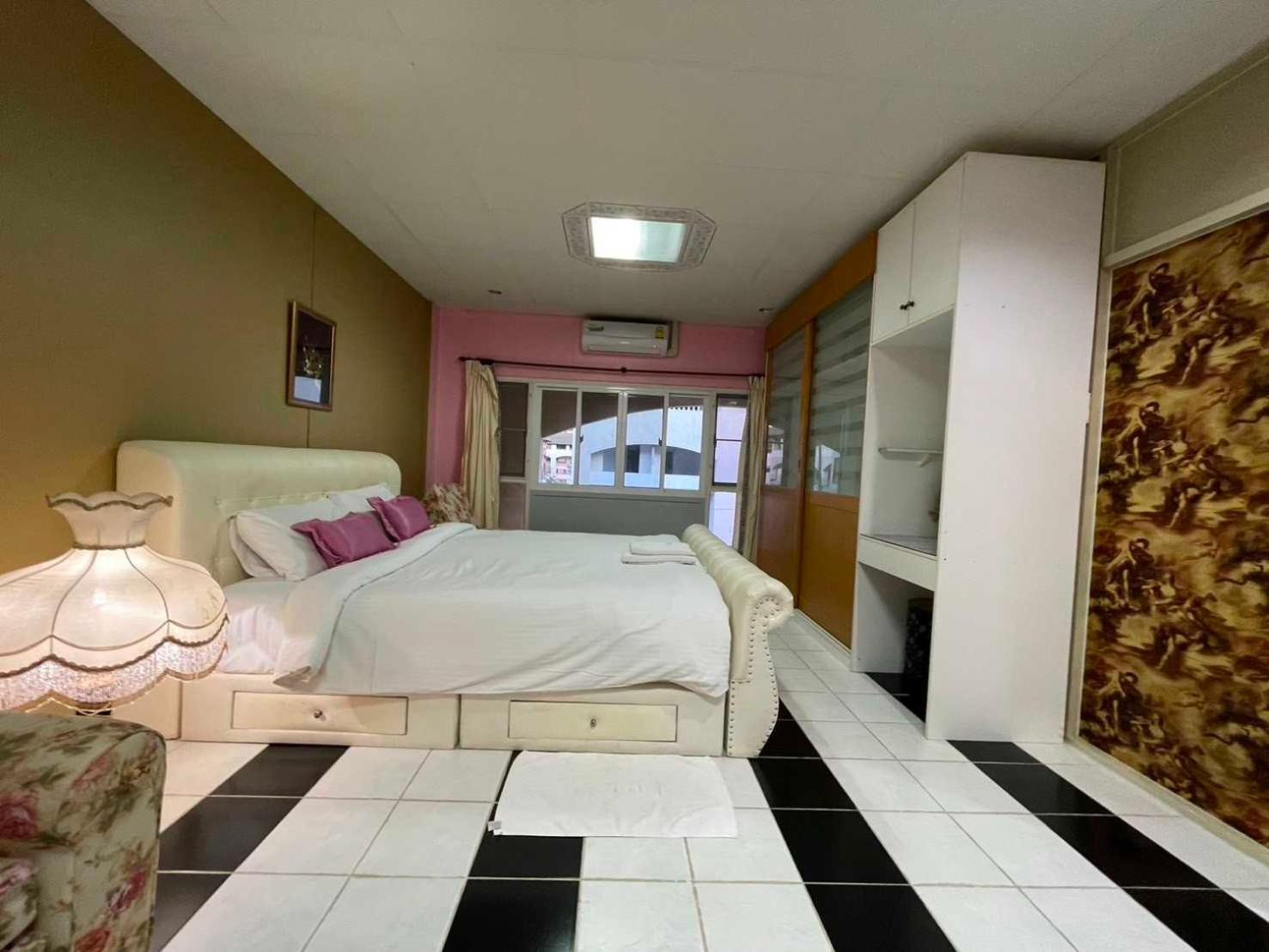 Oyo 75486 Anna Residence Jomtien Buitenkant foto