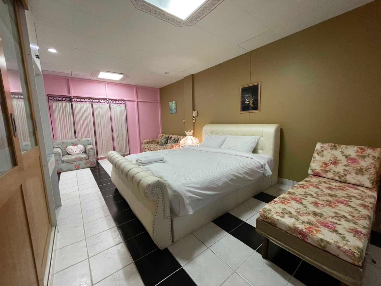 Oyo 75486 Anna Residence Jomtien Buitenkant foto
