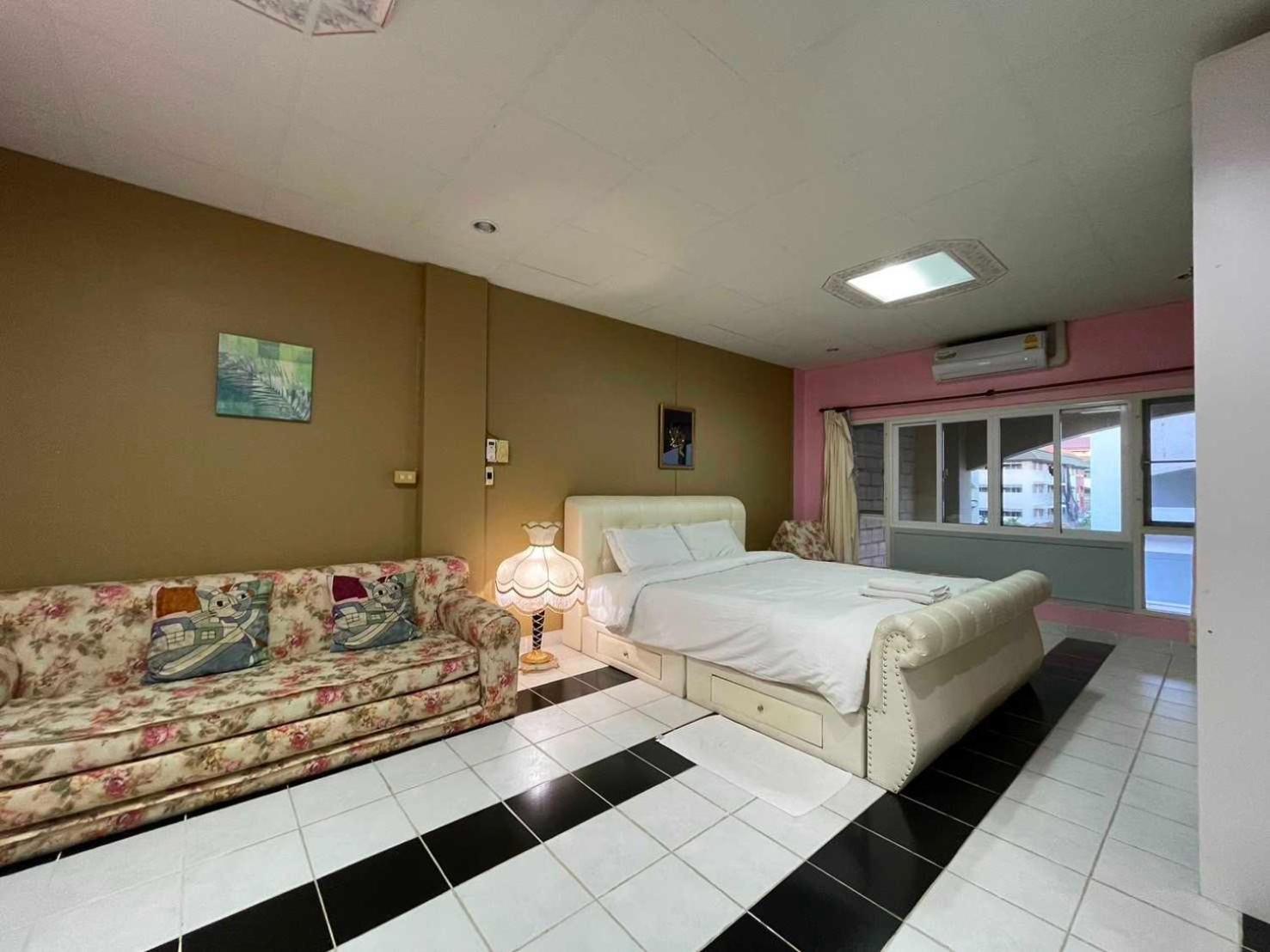 Oyo 75486 Anna Residence Jomtien Buitenkant foto