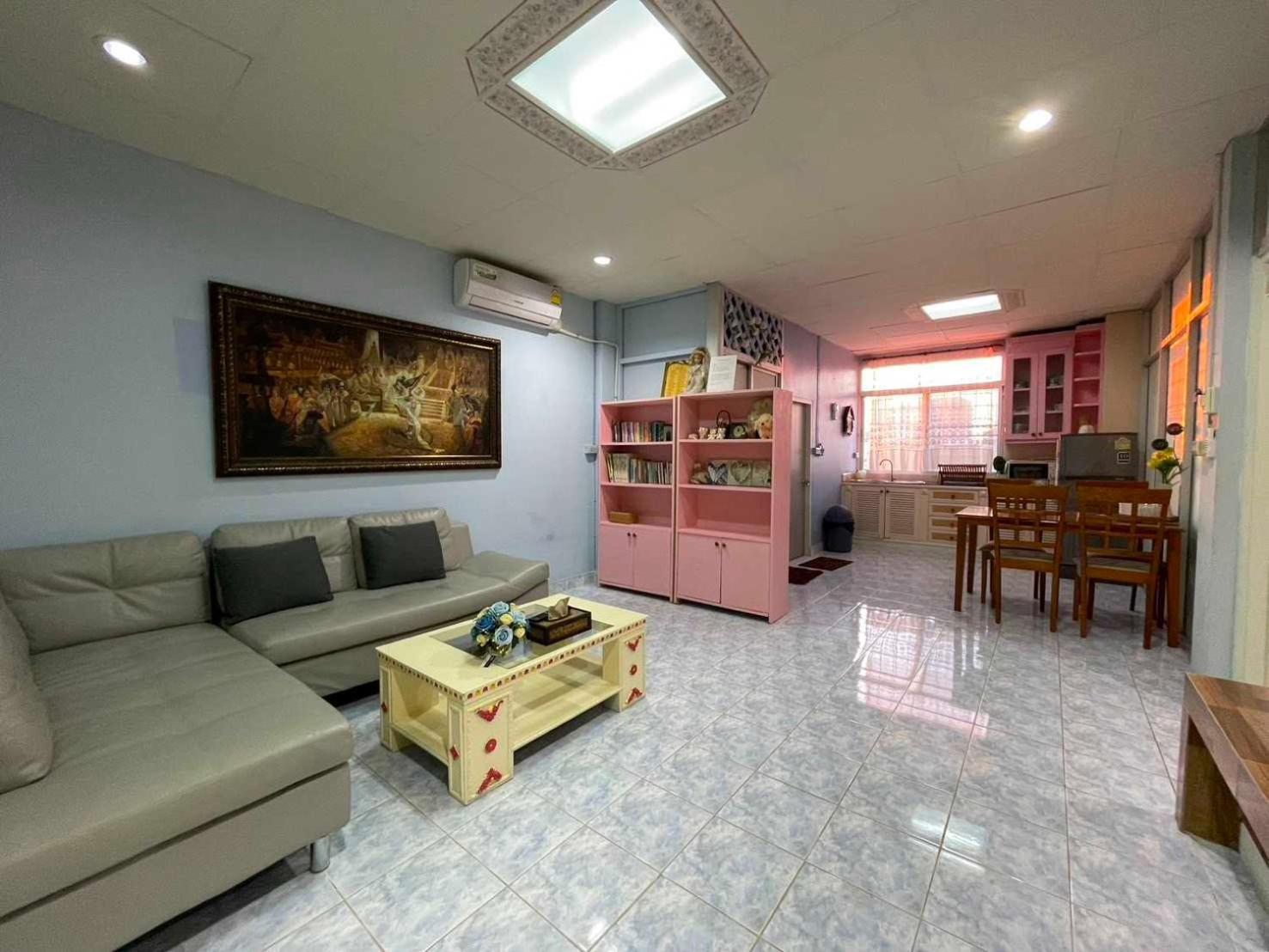 Oyo 75486 Anna Residence Jomtien Buitenkant foto