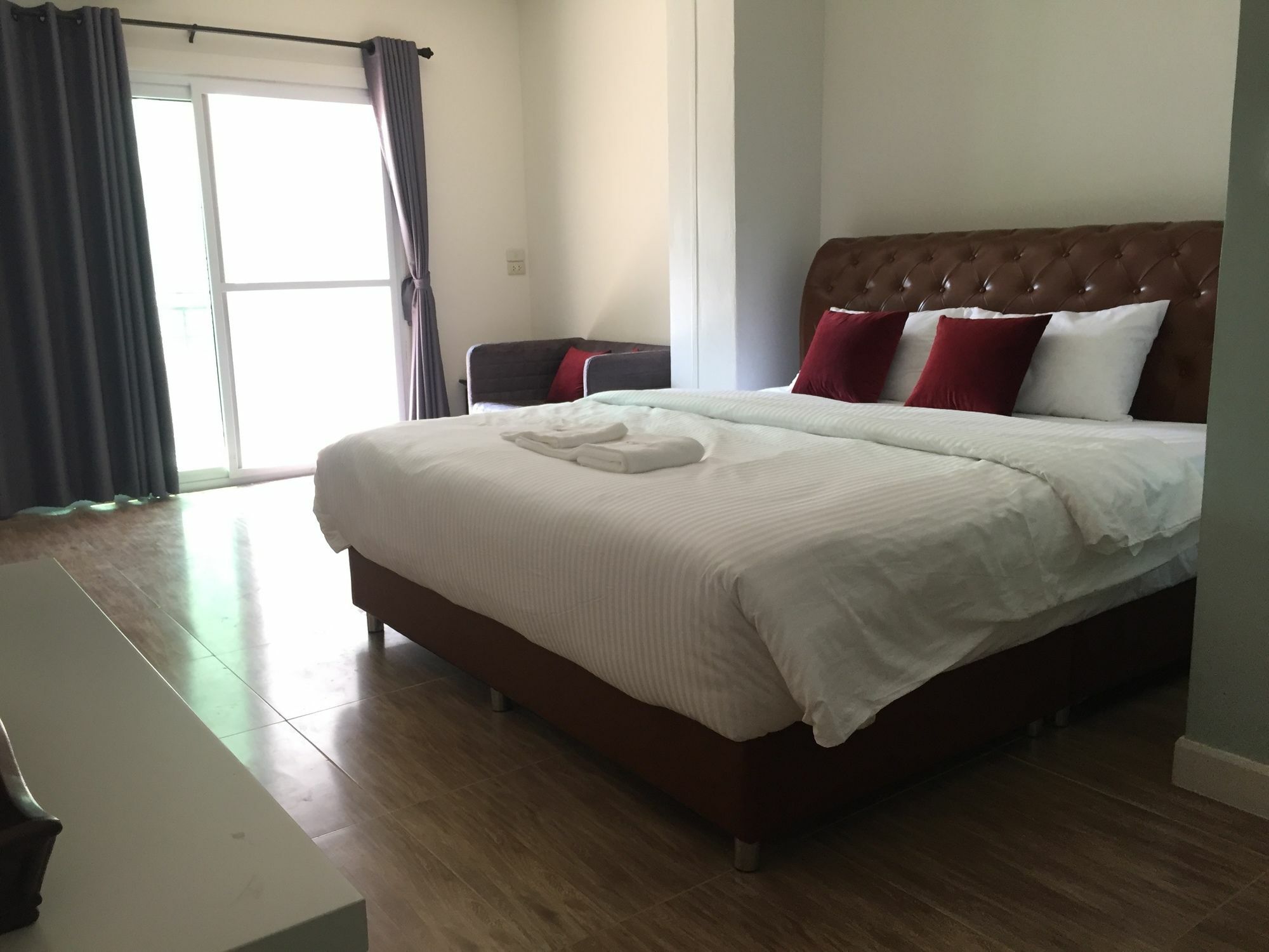 Oyo 75486 Anna Residence Jomtien Buitenkant foto